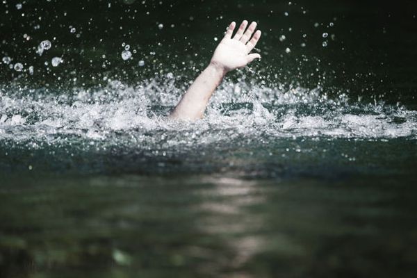 Adventist congregation hurls newly-baptized member into deep end of pool