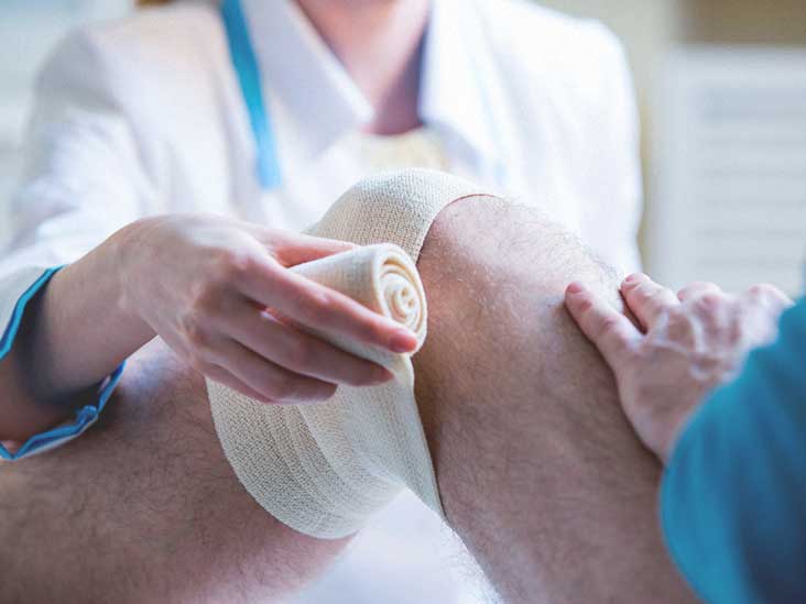 Adventist church pays for members’ knee replacements after marathon prayer